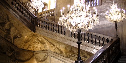Grand escalier intrieur de l'htel de ville de Lyon